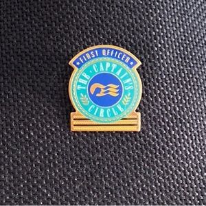VTG Princess Cruise Ship First Officer The Captain’s Circle Lapel Pin Souvenir